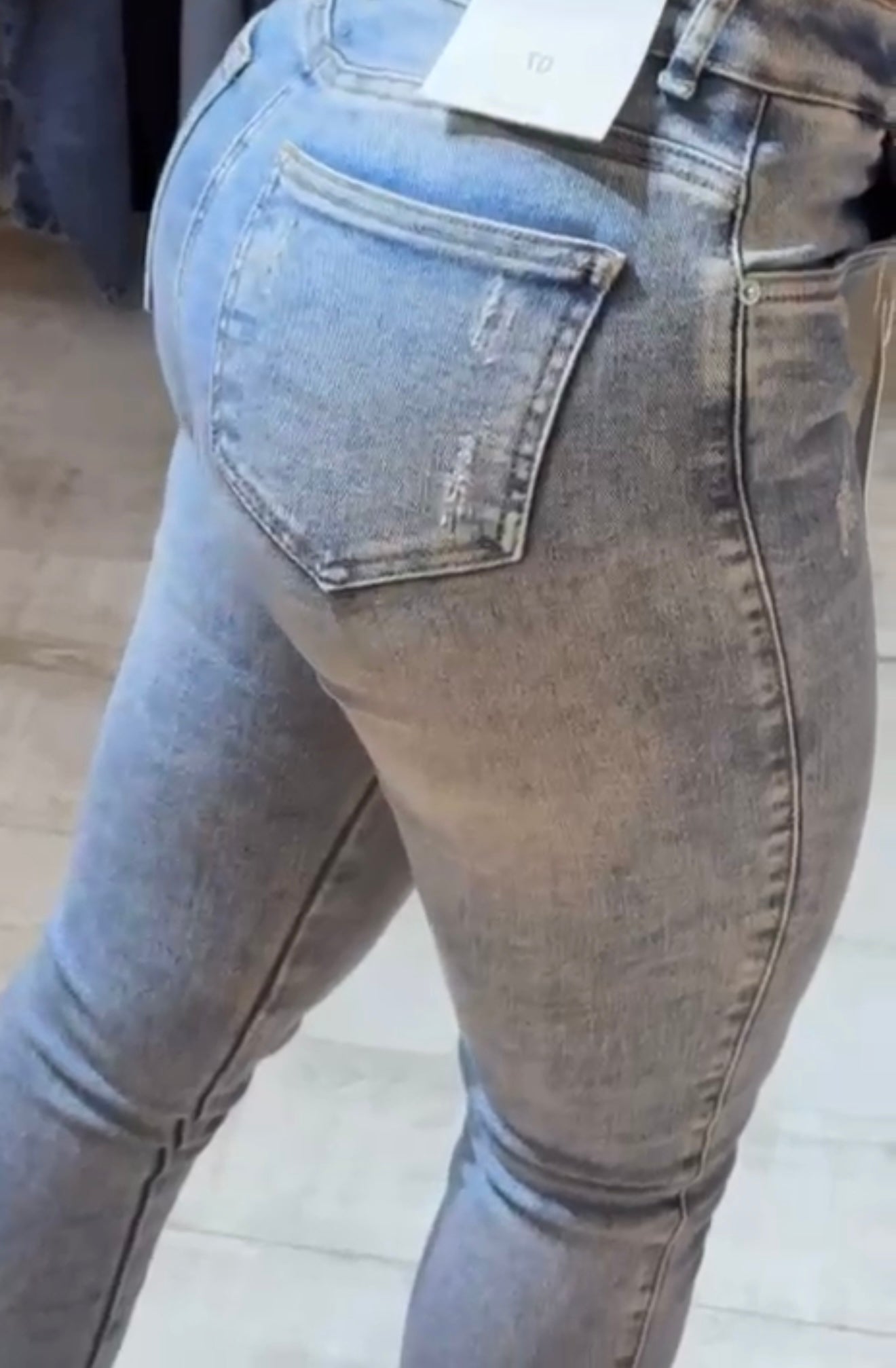 Jean Skinny Gris Tiro Alto – Tu Esencia Jeans