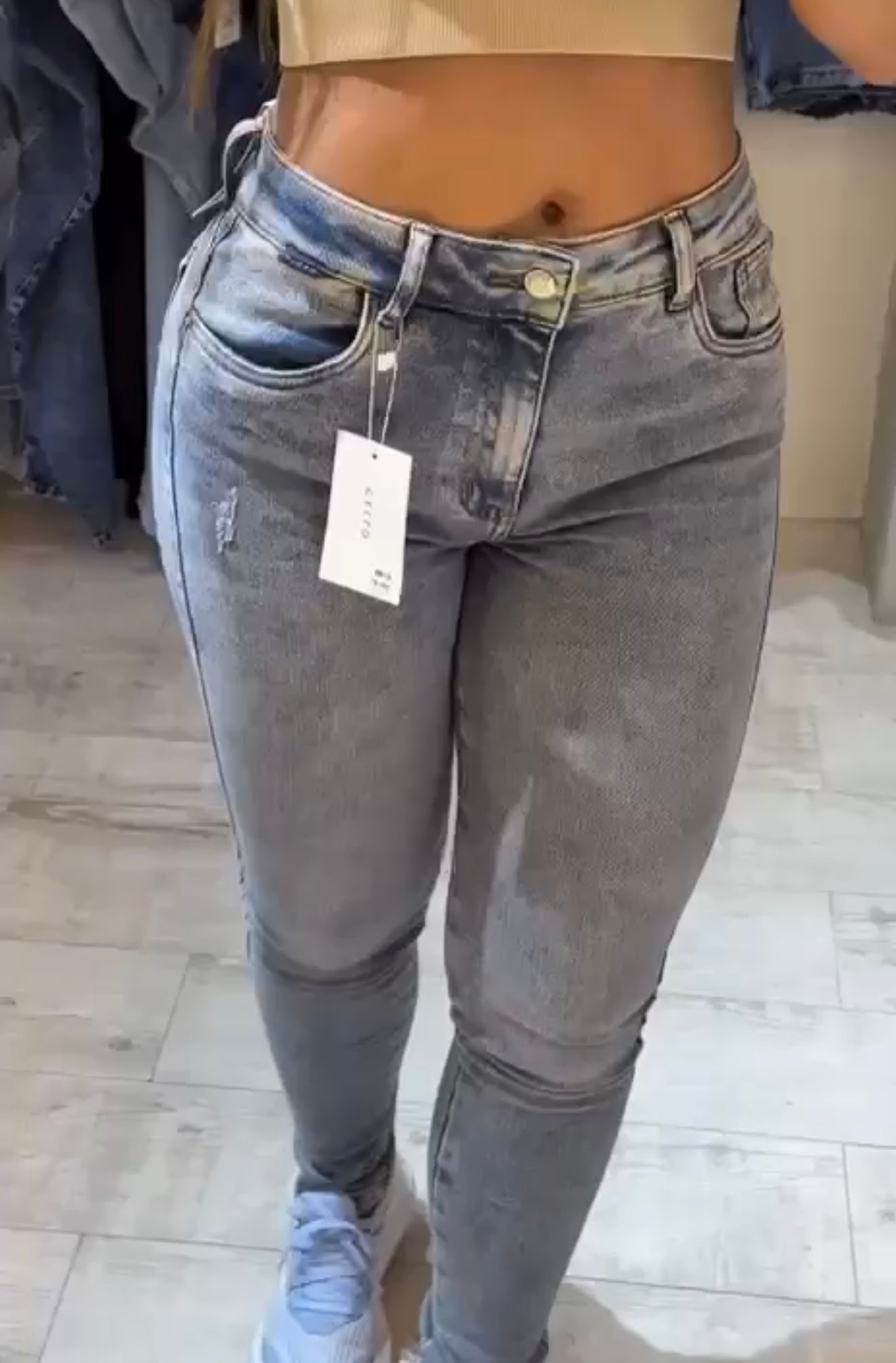 Jean Skinny Gris Tiro Alto – Tu Esencia Jeans